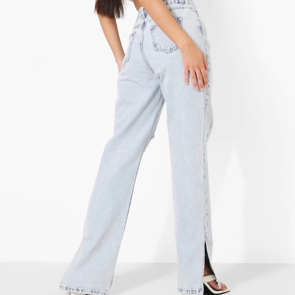 High Waisted Mom Jeans - NWT - Picture 2 of 9